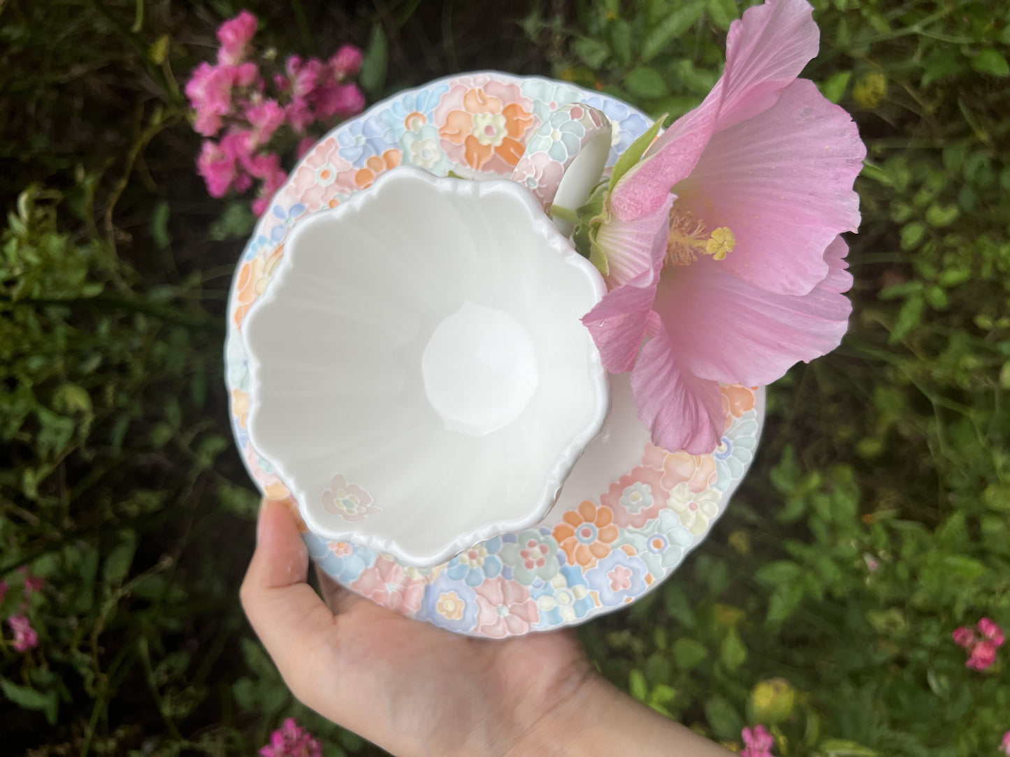 Petal coffee cup