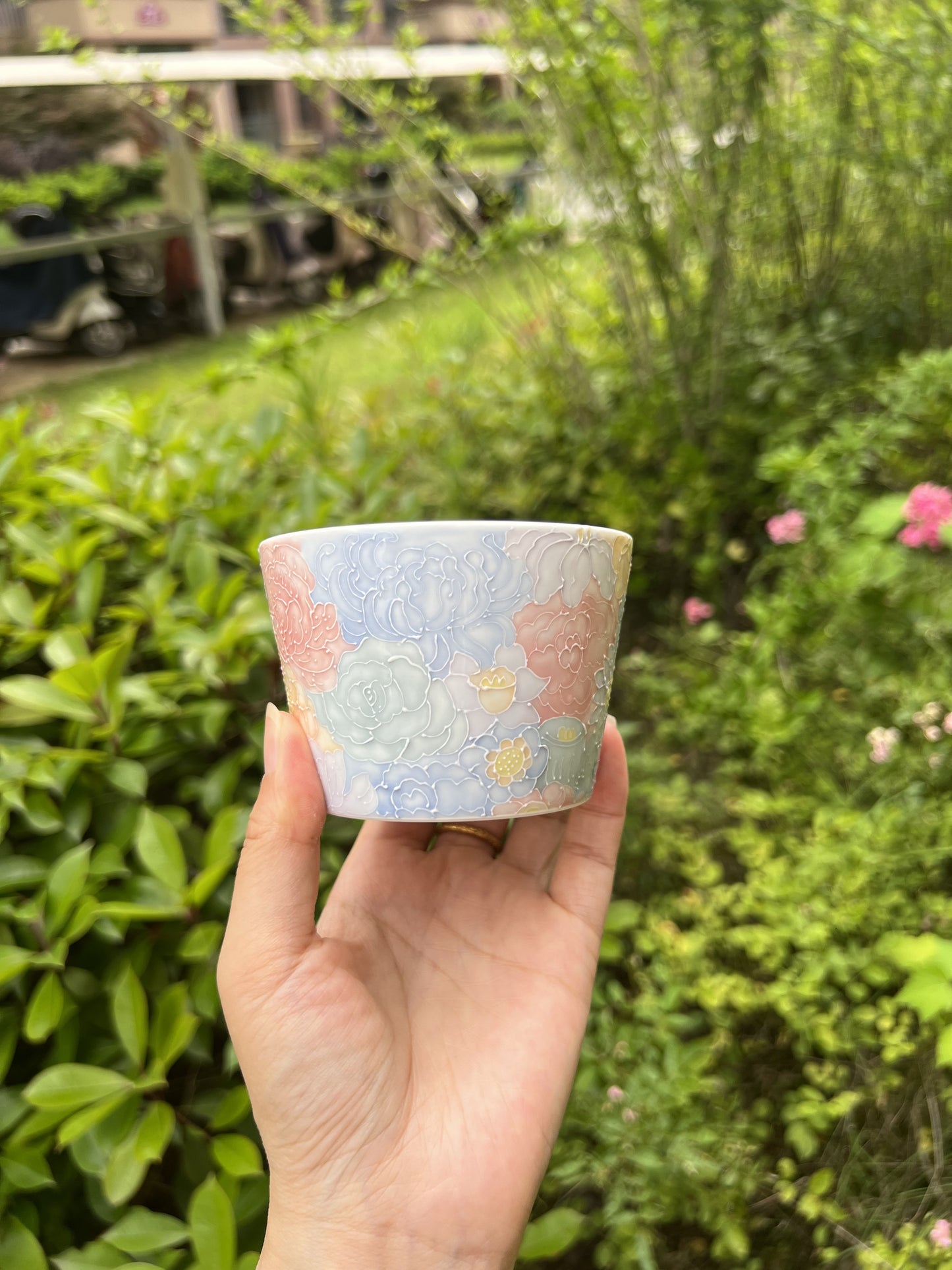 Big mouth cup