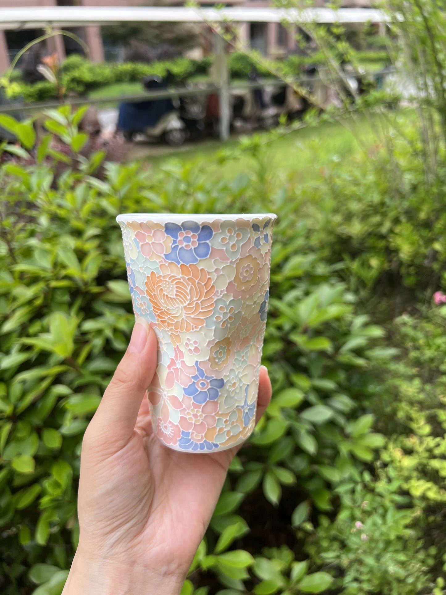 Shaped cup